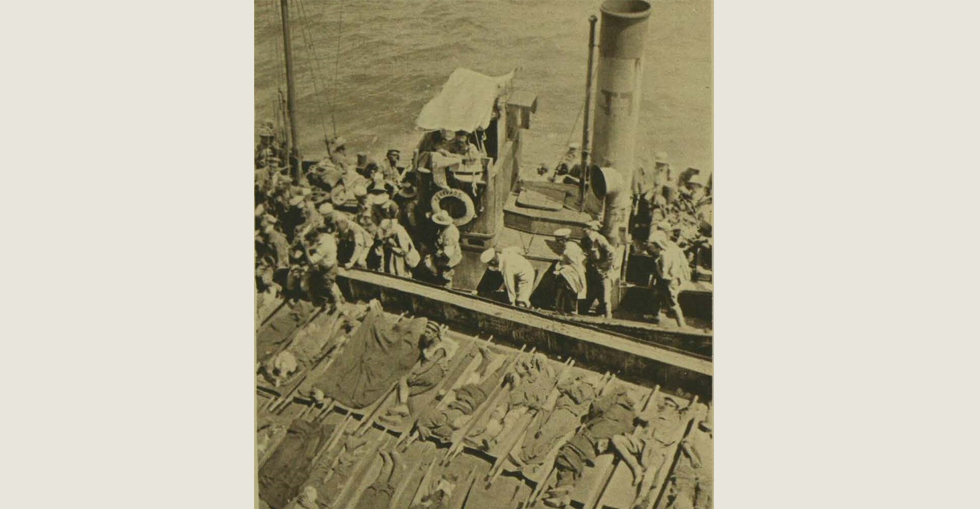 The arrival of wounded Australians and New Zealanders alongside a hospital ship